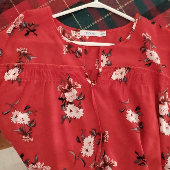 Ricki's Floral blouse - Picture 7 of 7